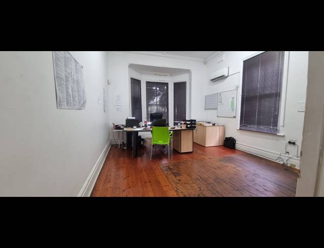 230M² OFFICE TO LET IN BEREA WEST